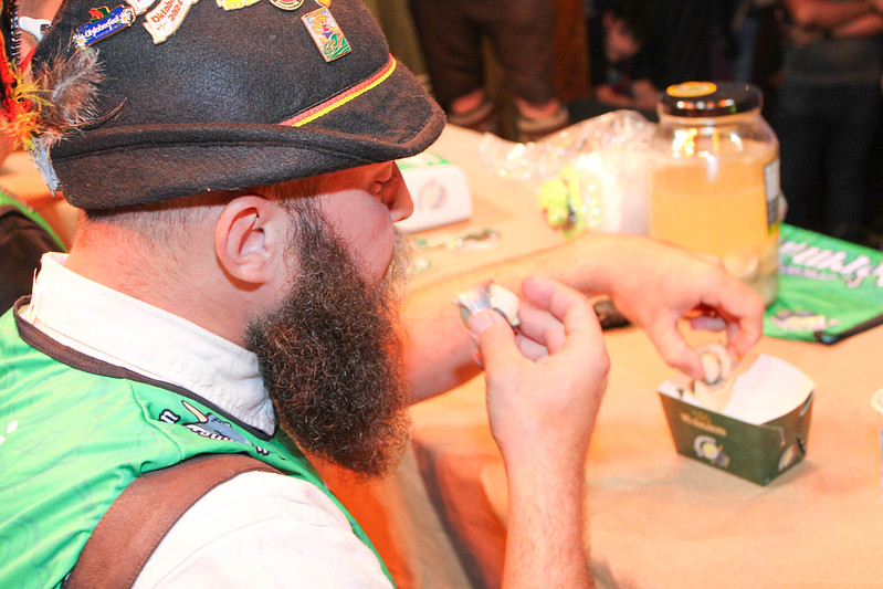Concurso de Comedores de Rollmops desafia participantes na Oktoberfest