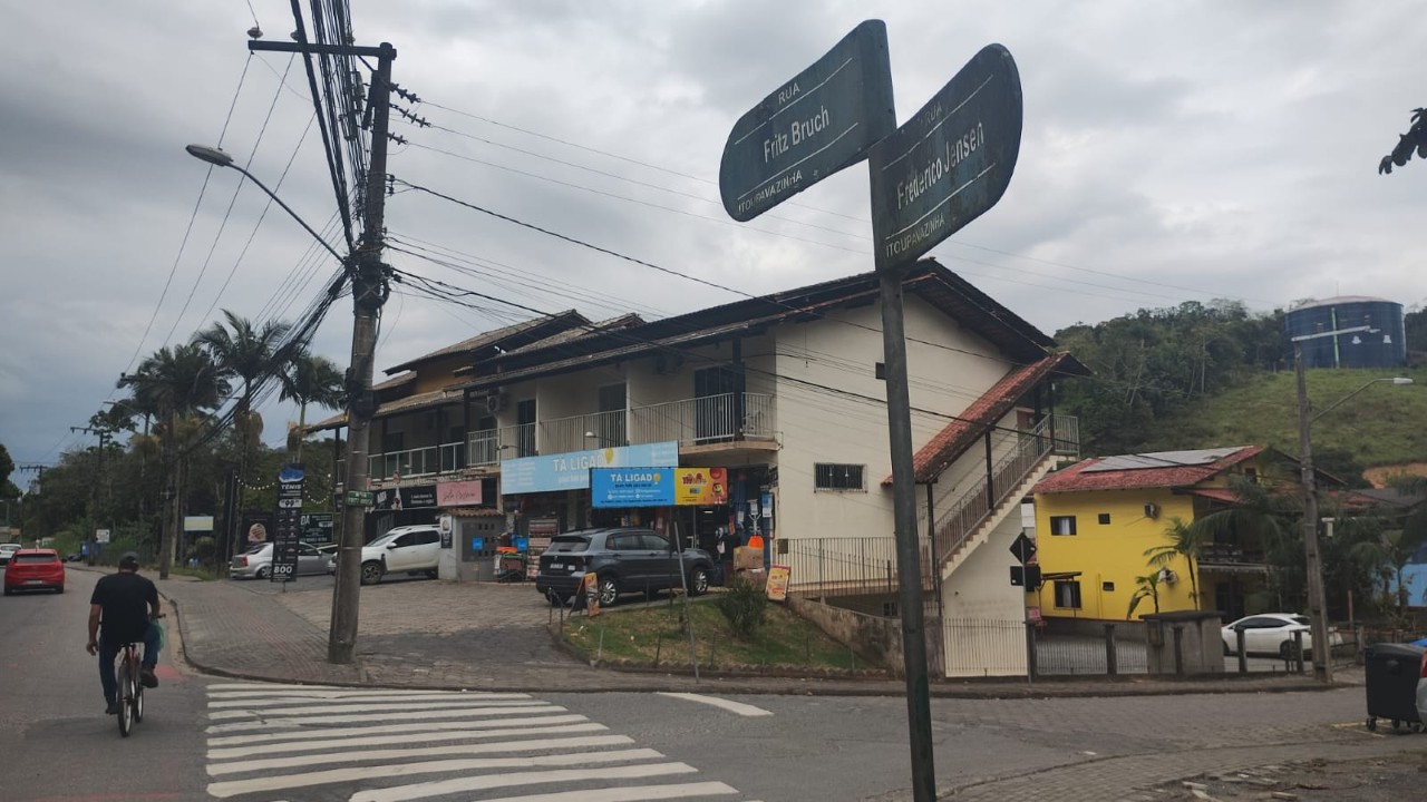 Samae instala nova rede adutora na Rua Frederico Jensen