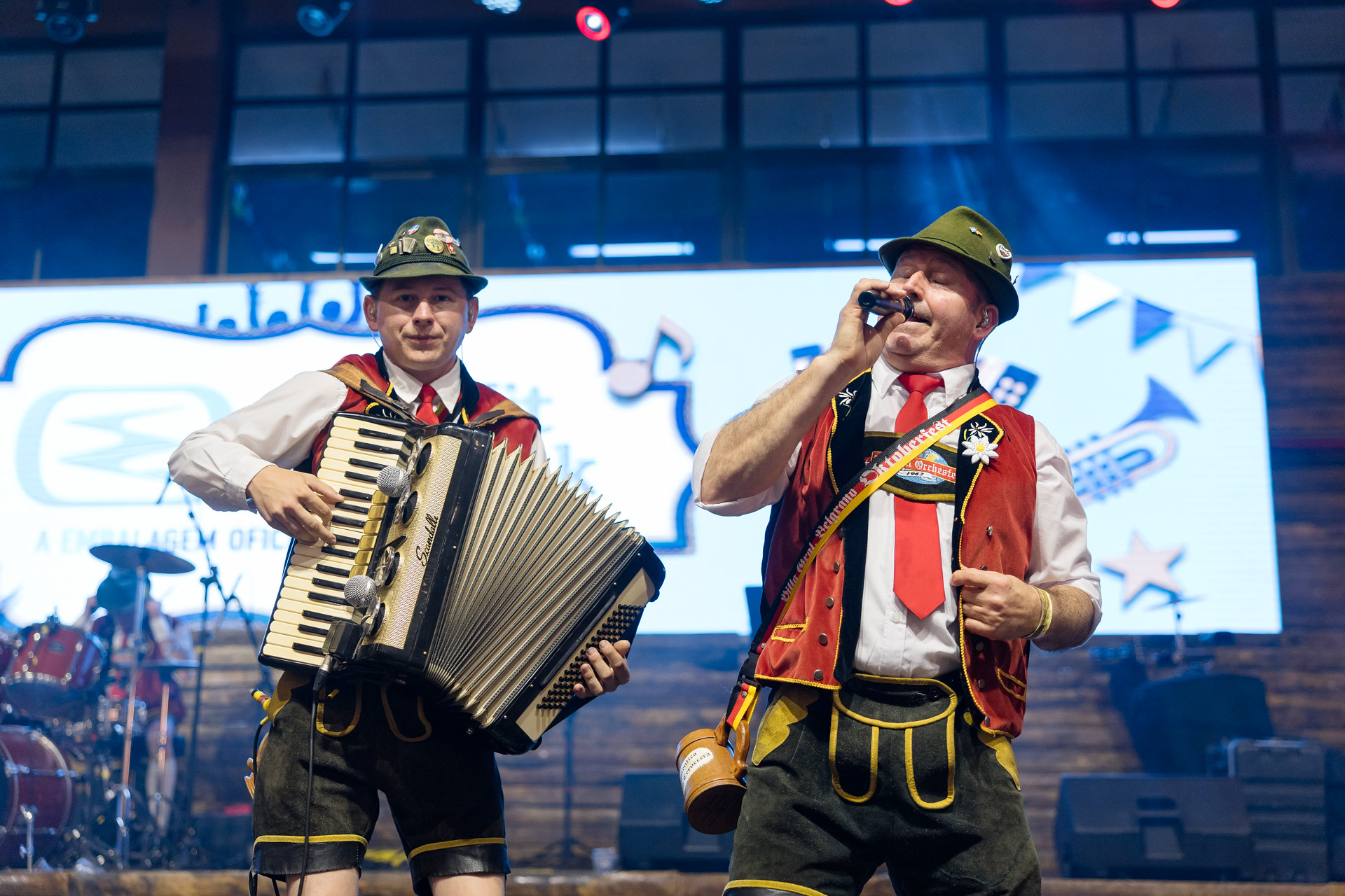 Bandas internacionais animam a reta final da Oktoberfest Blumenau