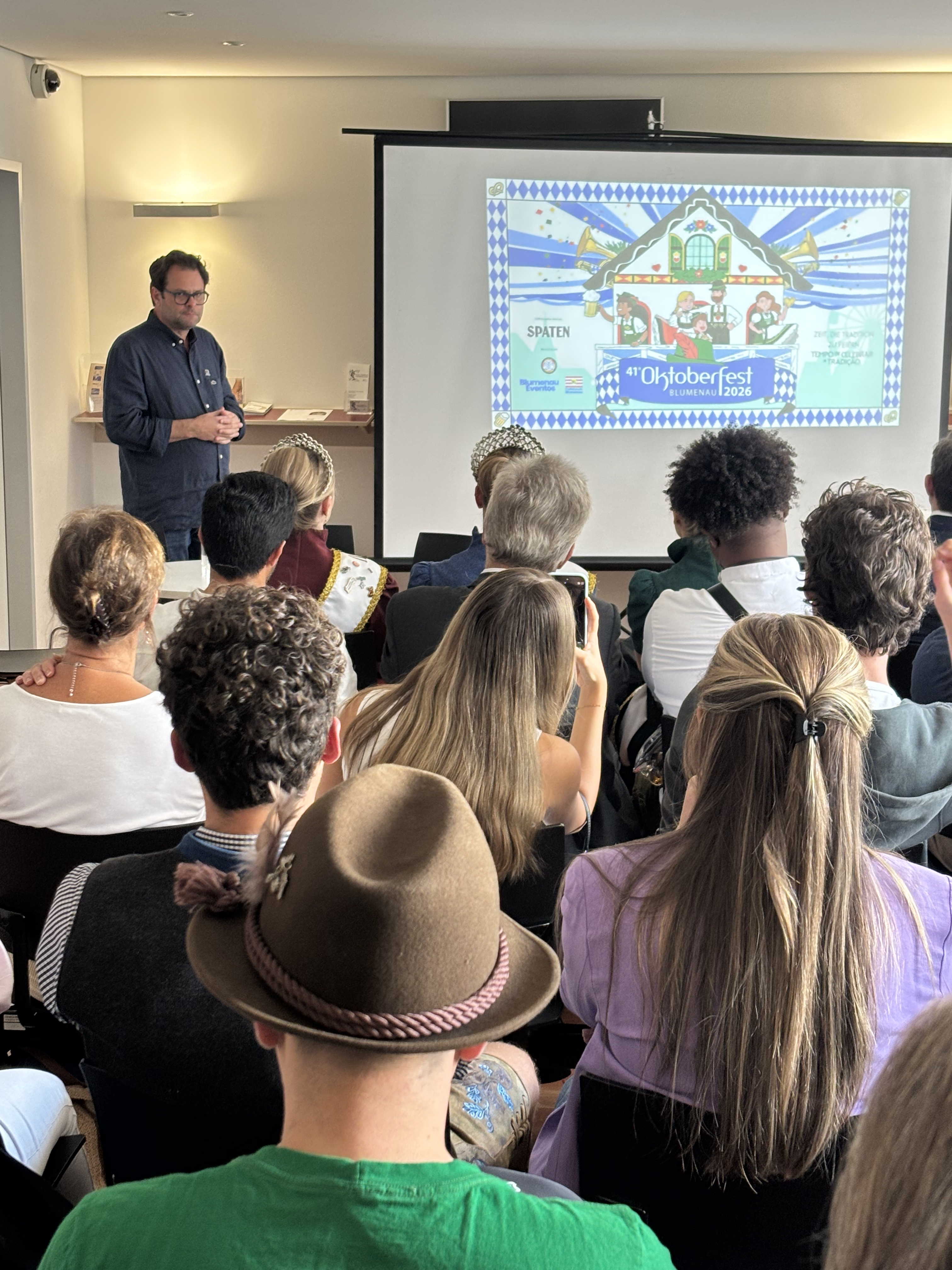 Blumenau apresenta destino turístico a formadores de opinião em Munique