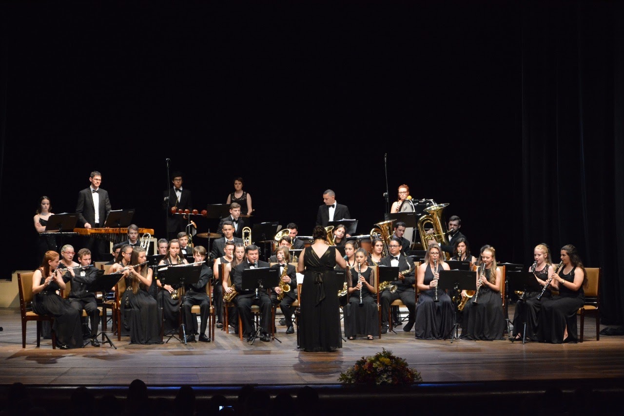 Banda Sinfônica da Semed celebra dez anos no Teatro Carlos Gomes