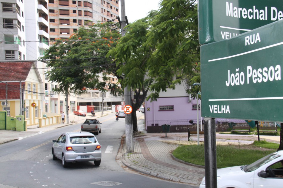 Trânsito na rua João Pessoa passa por mudanças