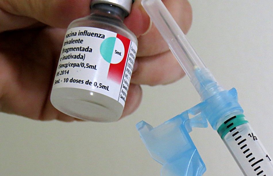 Postos abrem neste sábado para vacinar contra a gripe