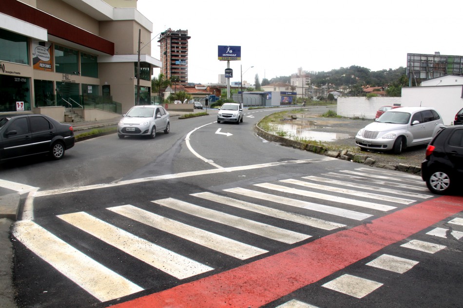 Prefeitura faz mudança no cruzamento da rua Humberto de Campos