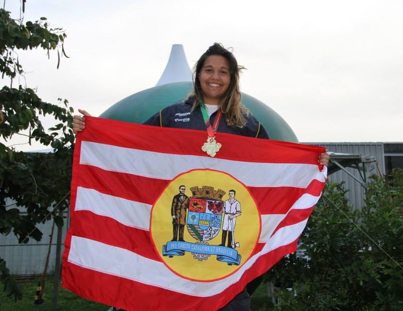 Blumenau conquista medalhas de ouro com quebras de recordes na Olesc