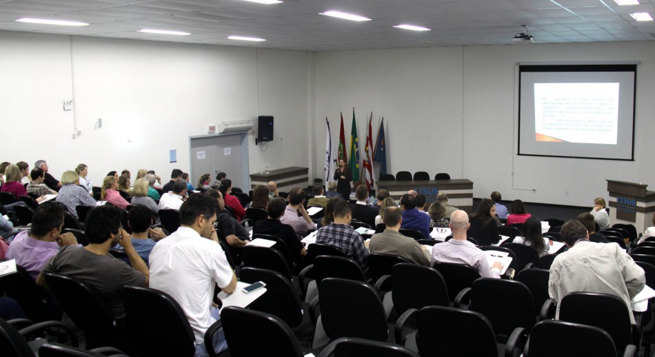Saúde inicia atualização dos profissionais dentistas