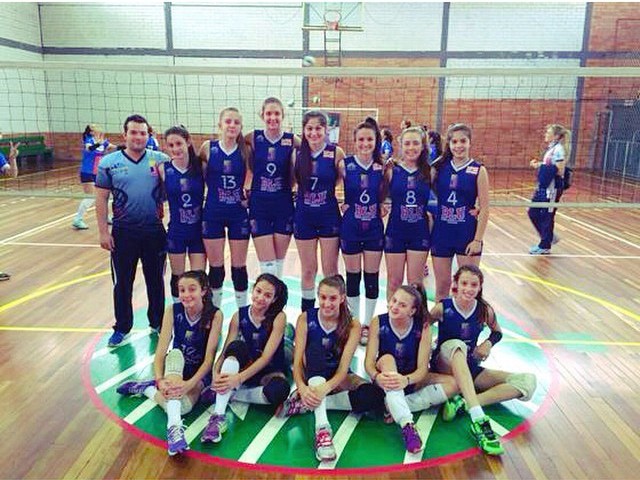 Equipe mirim do Bluvolei vence a 3ª etapa da Copa AEVI de Voleibol