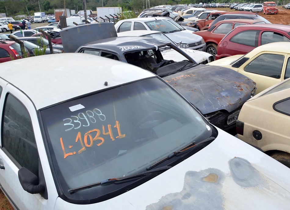 Leilão de veículos e sucatas acontece nesta quarta-feira em Blumenau