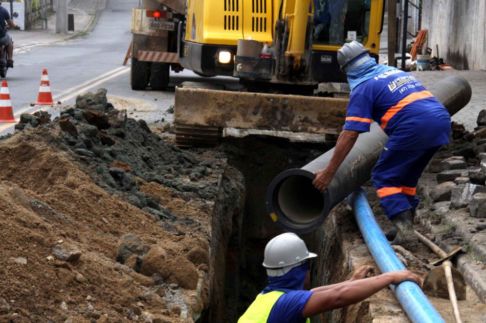 Obras na Frei Estanislau Schaette em ritmo acelerado