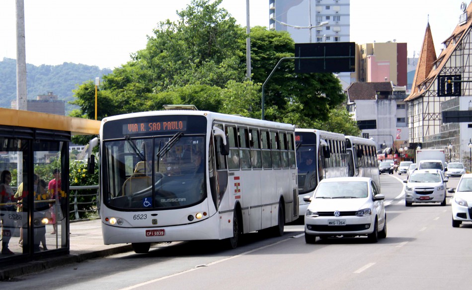 Transporte coletivo com novas tabelas de horários a partir de segunda-feira
