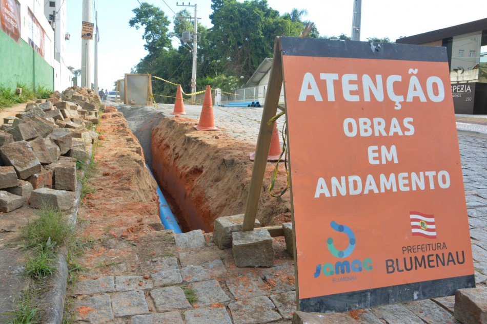 Samae realiza ampliação da rede de água em duas ruas da cidade