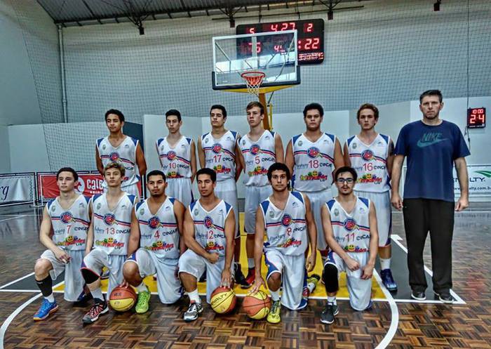 Basquete sub-19 masculino joga em casa pela semifinal do Catarinense