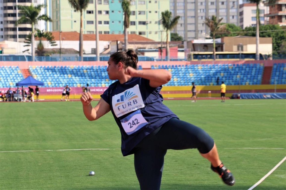 Atletismo conquista dez medalhas nos Jogos Universitários Brasileiros