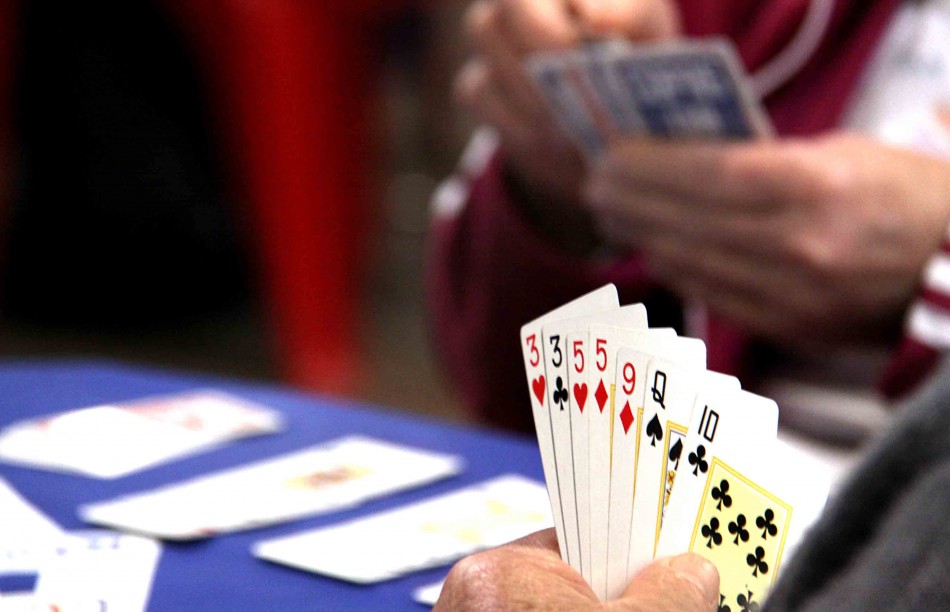 Torneio de canastra reúne 64 duplas na Vila Germânica
