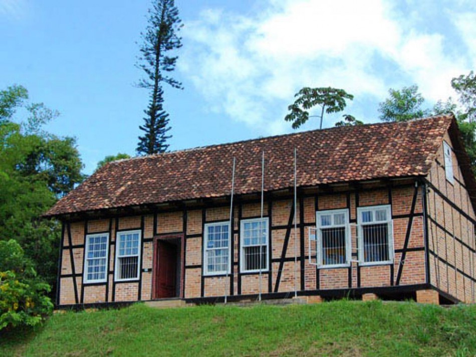 Escola Número 1 passa por manutenção