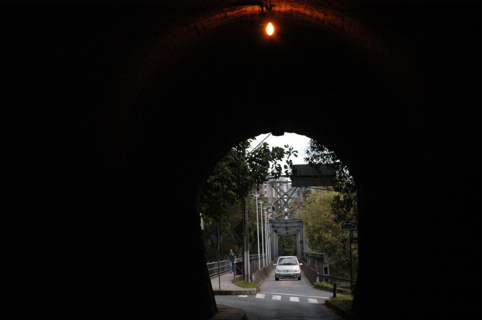 Acesso ao túnel na Rua Vitório Alcântara ficará interditado na manhã deste domingo