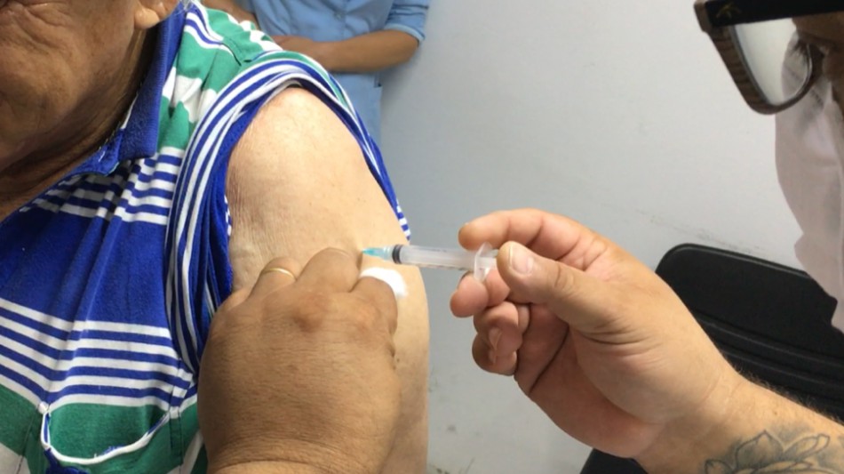Blumenau recebe 3.500 vacinas para aplicação da segunda dose contra Covid-19