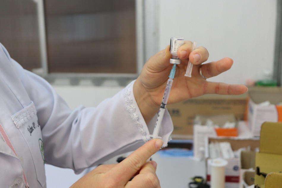Covid-19: Blumenau alerta sobre importância da dose de reforço para população adulta