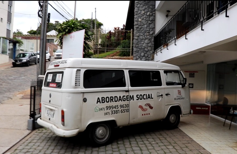 Abordagem Social atende pela opção 2 do telefone 156