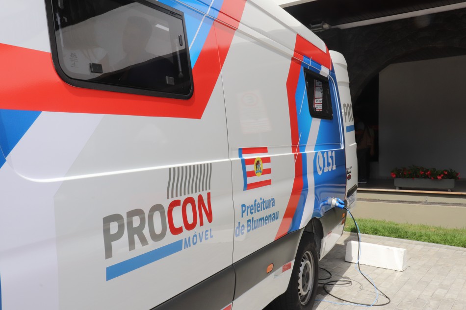 Comunidade da Itoupava Central é atendida pelo Procon Móvel