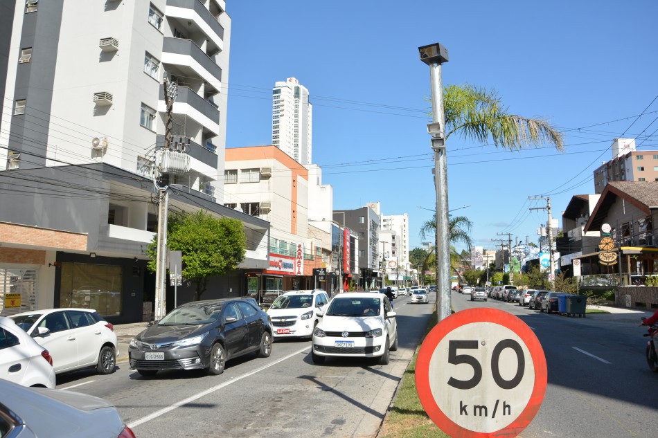 Fiscalização eletrônica de velocidade de Blumenau inicia no dia 29 de agosto