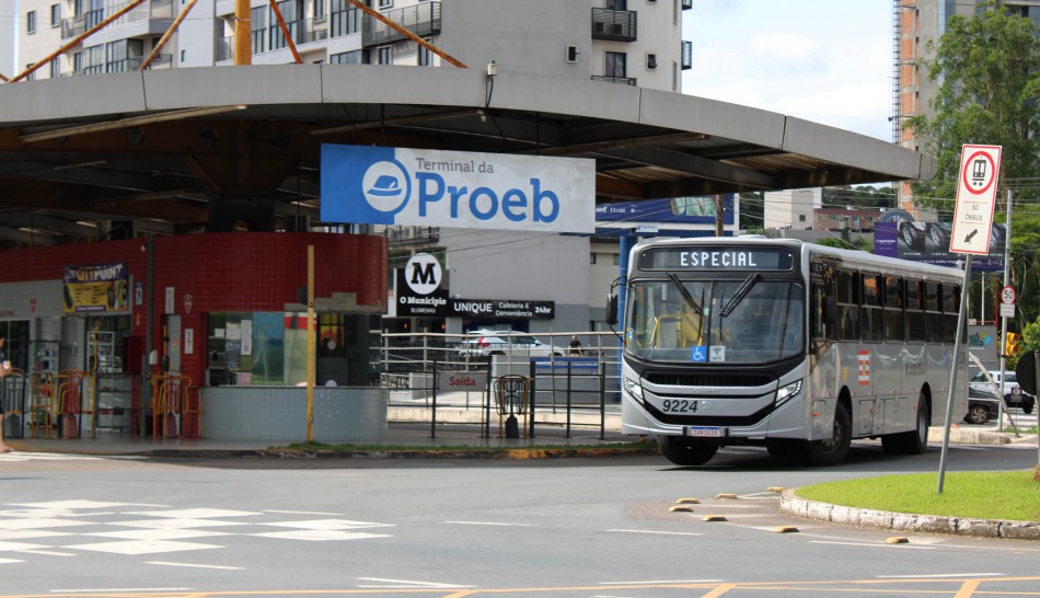 Blumenau faz ajustes em seis linhas do transporte coletivo