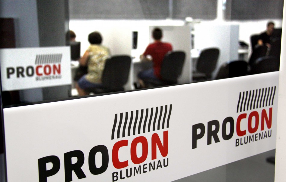 Procon de Blumenau comemora Dia Nacional do Consumidor com mais de 4,6 mil processos abertos em 2023
